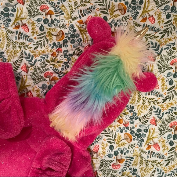 ✨ Fleece Unicorn Hoodie 🦄 - Picture 2 of 4